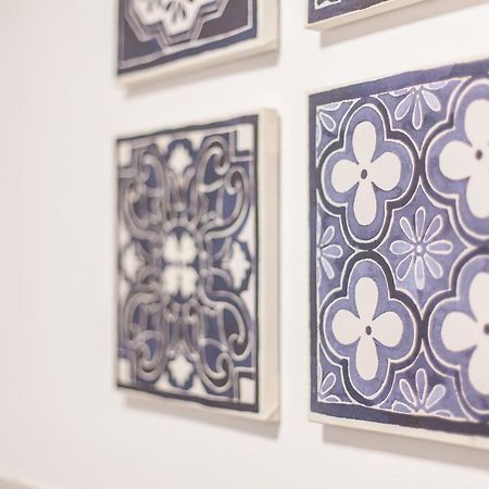 Tm Aparts Dortmund Exterior foto Azulejos in the interior of the hotel