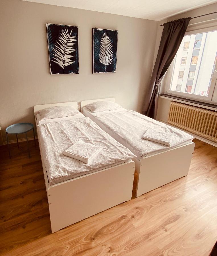 Tm Aparts Dortmund Exterior foto A room at the hostel