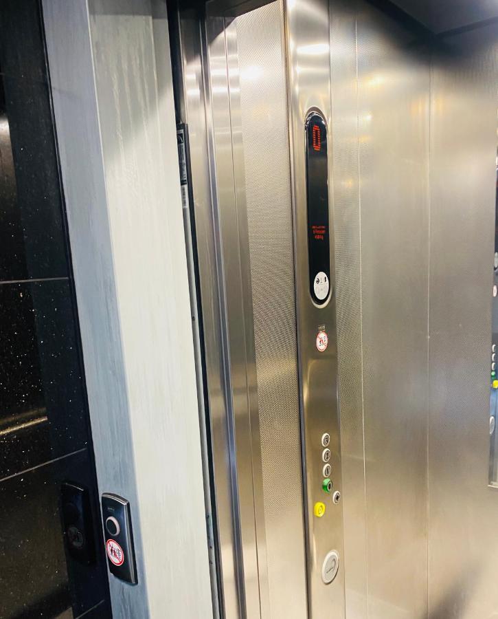 Tm Aparts Dortmund Exterior foto A typical elevator