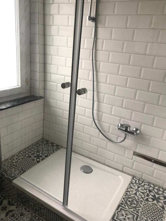 Tm Aparts Dortmund Exterior foto A shower